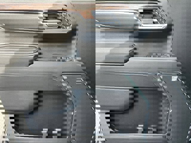 Used 2023 GMC Sierra 1500 SLT w/ SLT Premium Package image 13