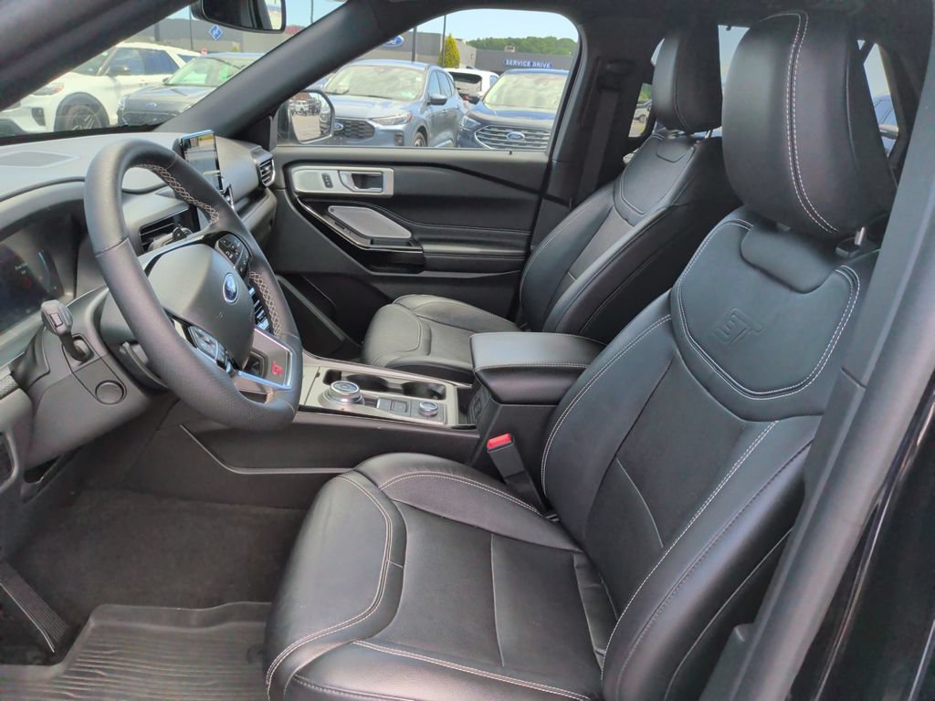Certified 2023 Ford Explorer ST w/ Equipment Group 401A AWD/4WD image 4