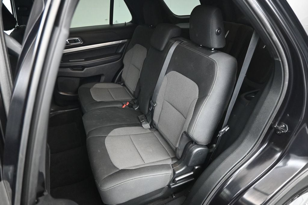 Certified 2019 Ford Explorer XLT FWD image 14