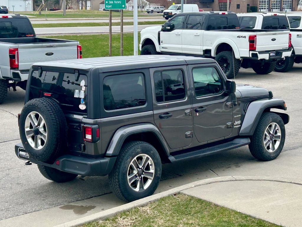 Used 2018 Jeep Wrangler Unlimited Sahara AWD/4WD image 3