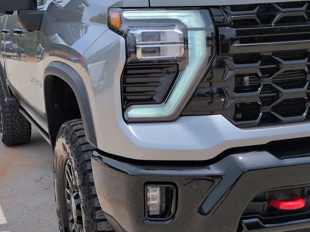 Used 2025 Chevrolet Silverado 2500 ZR2 w/ Technology Package AWD/4WD image 11