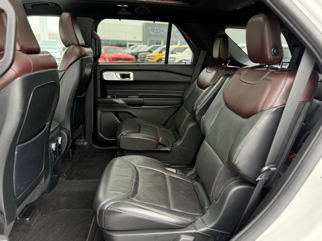 Certified 2020 Ford Explorer Platinum w/ Premium Technology Package image 24