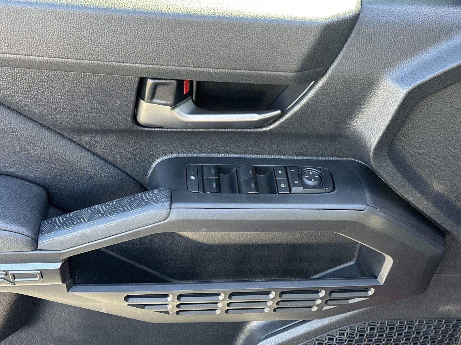Used 2025 Toyota Tacoma TRD Off-Road AWD/4WD image 16