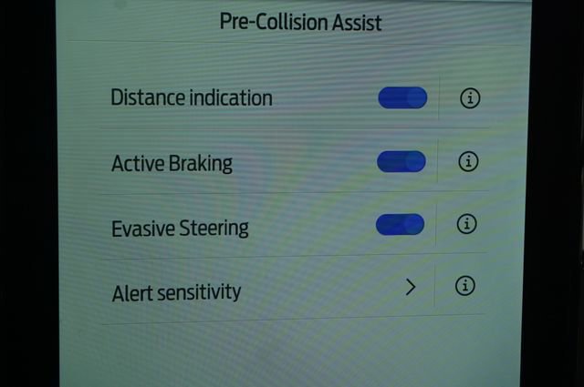 Certified 2023 Ford Explorer Platinum w/ Technology Package AWD/4WD image 18