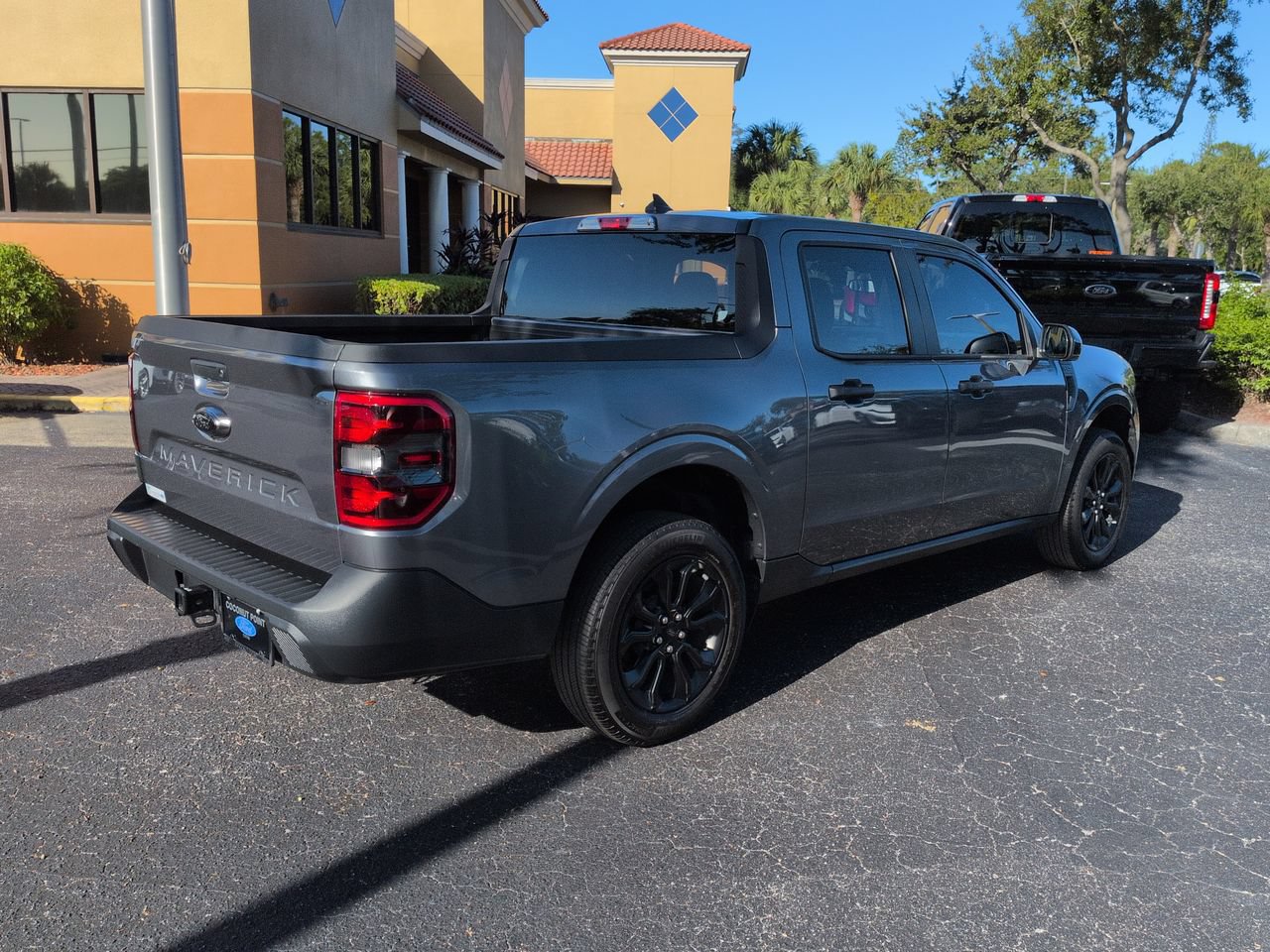 Certified 2024 Ford Maverick XLT w/ XLT Luxury Package FWD image 4