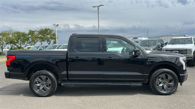 Certified 2022 Ford F150 Lightning Lariat w/ Max Trailer Tow Package AWD/4WD image 2