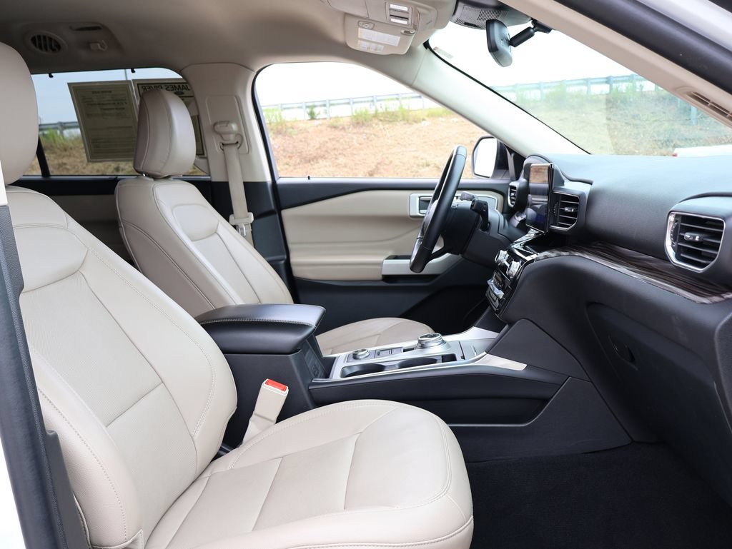 Certified 2023 Ford Explorer Limited AWD/4WD image 10