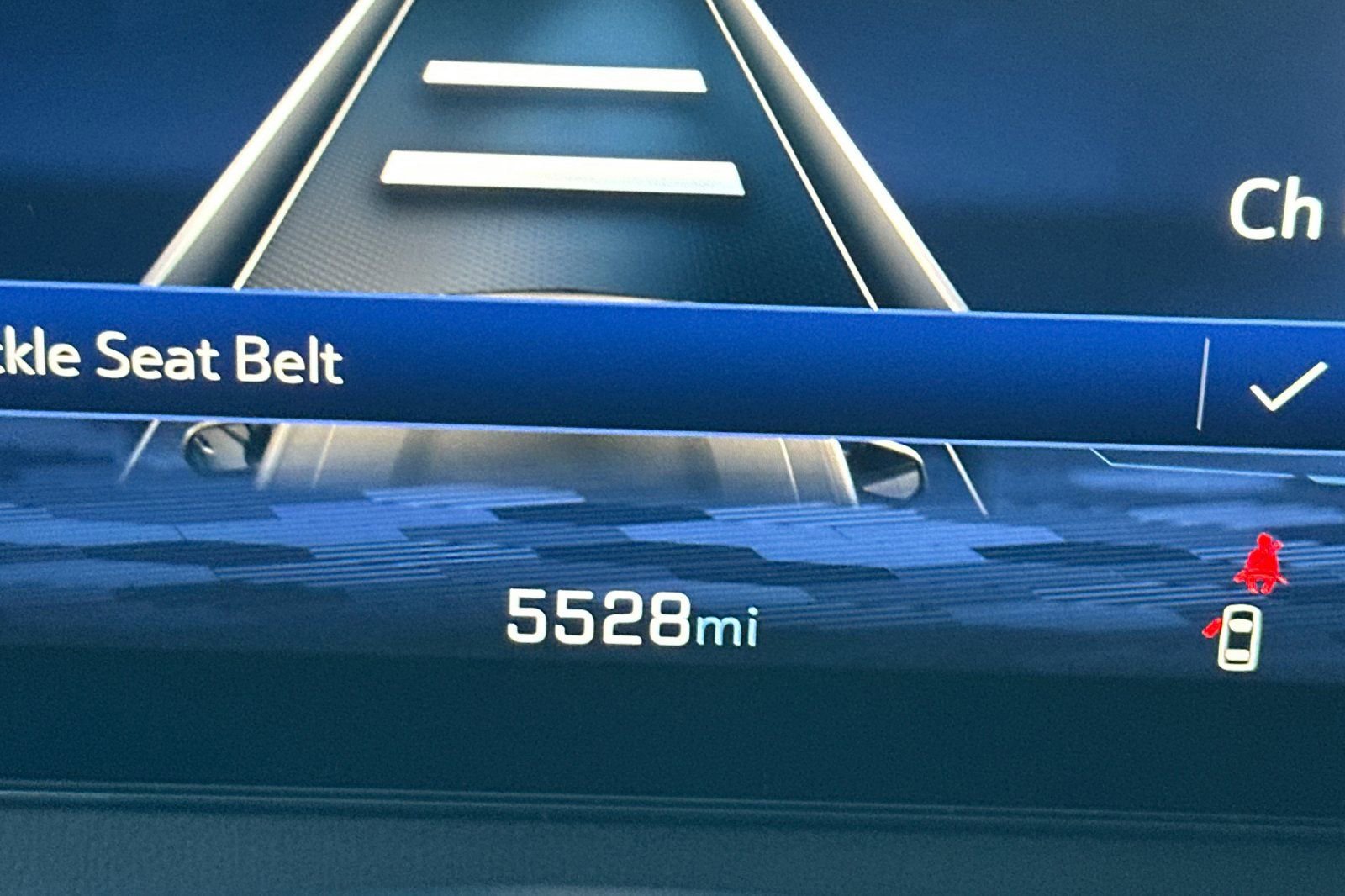 Used 2024 Chevrolet Traverse LT w/ Trailering Package FWD image 27