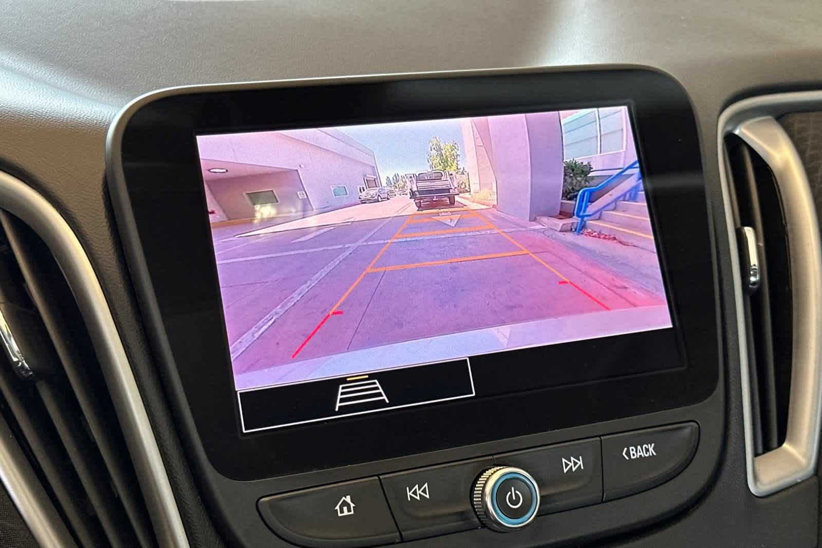 Used 2025 Chevrolet Malibu LT FWD image 19