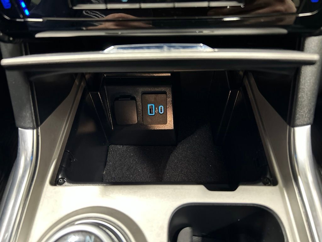 Certified 2023 Ford Explorer Platinum w/ Technology Package AWD/4WD image 23