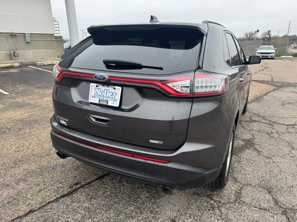 Certified 2018 Ford Edge SE image 4