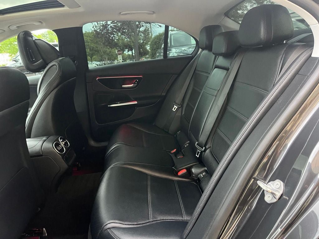 Used 2023 Mercedes-Benz C 300 Sedan image 12
