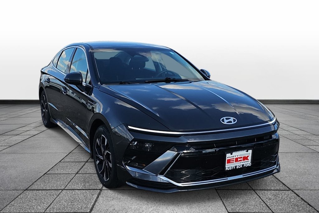 Used 2025 Hyundai Sonata SEL FWD image 3