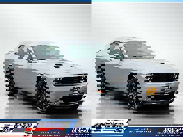 Used 2022 Dodge Challenger SXT w/ Blacktop Package image 1