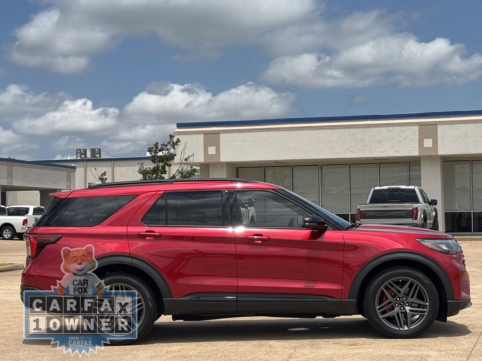 Certified 2025 Ford Explorer ST AWD/4WD image 3