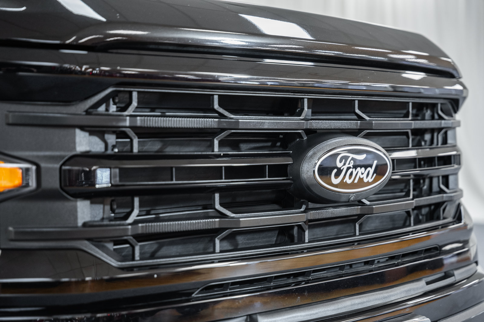 Certified 2024 Ford F150 XLT w/ XLT Black Appearance Package AWD/4WD image 9