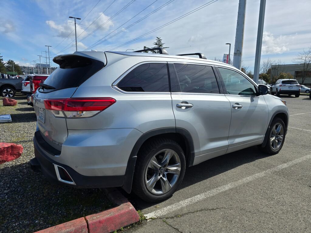 Used 2018 Toyota Highlander Limited Platinum image 4