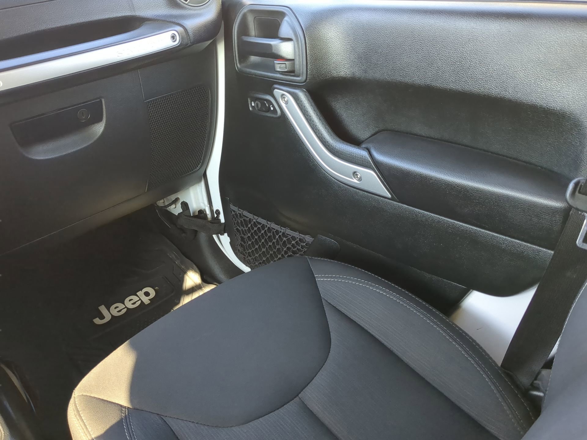 Used 2018 Jeep Wrangler Unlimited Sahara image 40