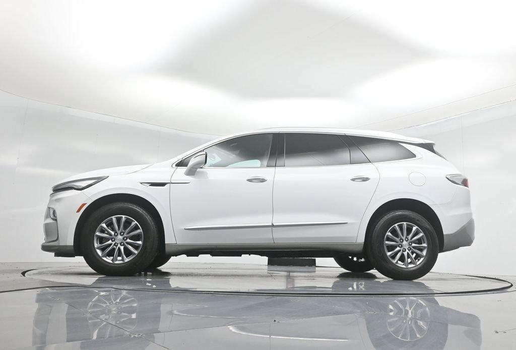 Used 2022 Buick Enclave Essence image 23