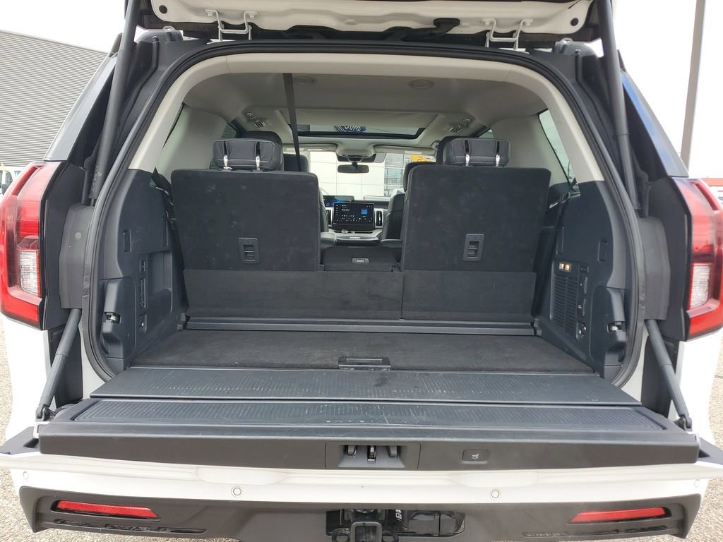 Certified 2025 Ford Expedition Active image 8