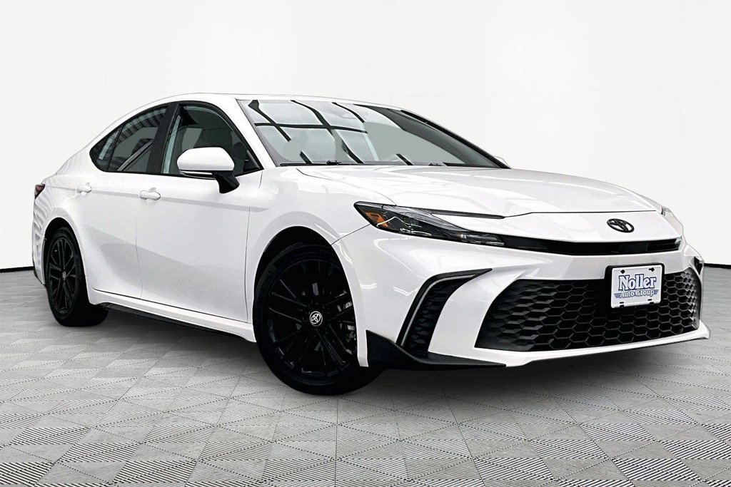 Used 2025 Toyota Camry SE w/ Multimedia Upgrade Package FWD image 12