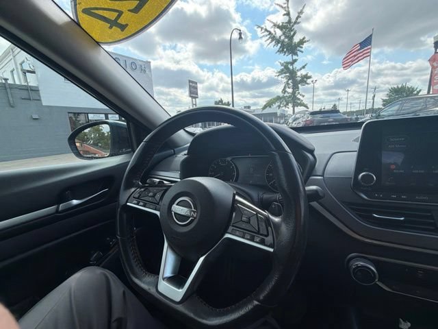 Used 2024 Nissan Altima 2.5 SR FWD image 16