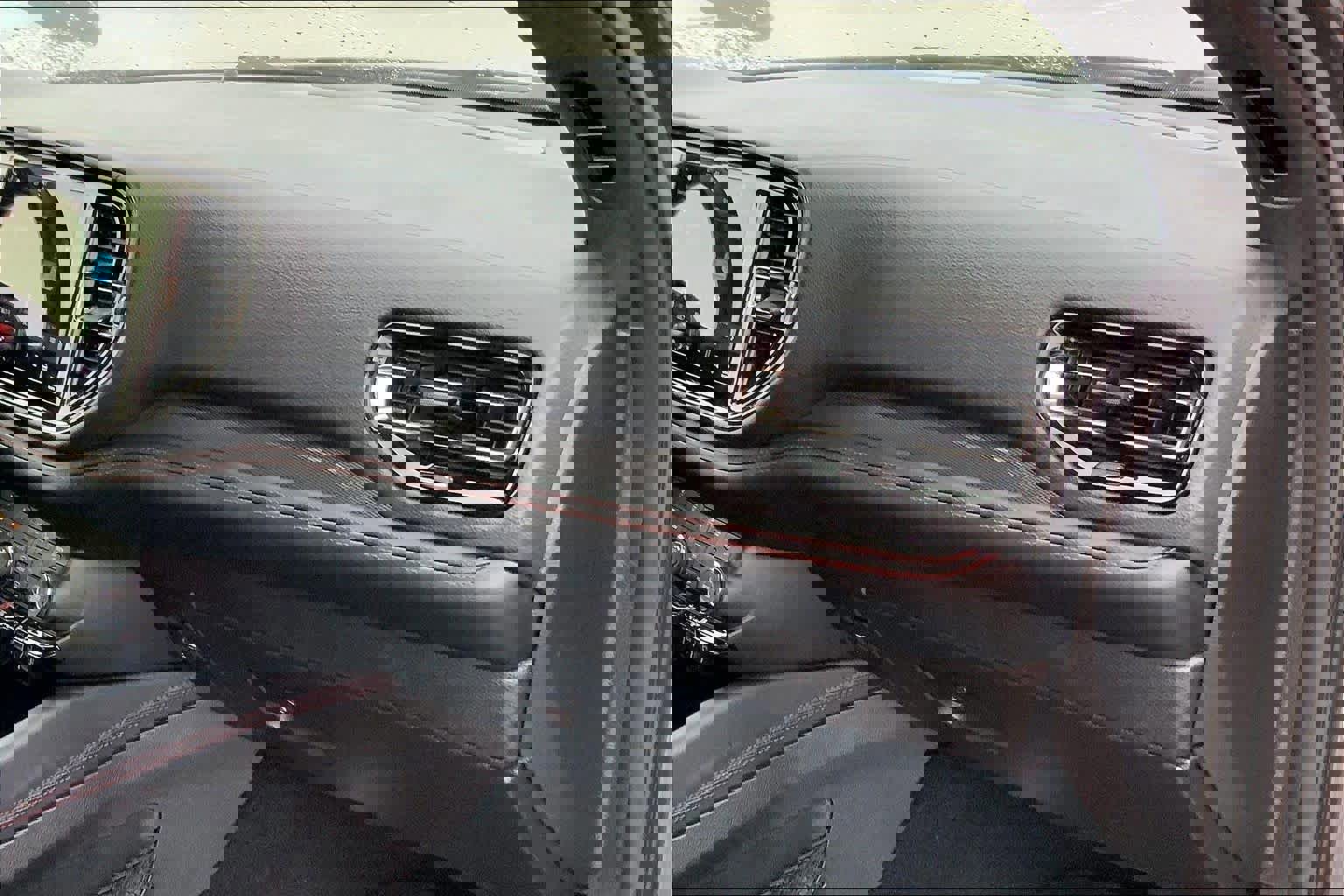 Used 2024 Dodge Durango GT image 17