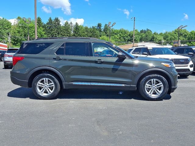 Certified 2022 Ford Explorer XLT w/ Equipment Group 202A AWD/4WD image 7