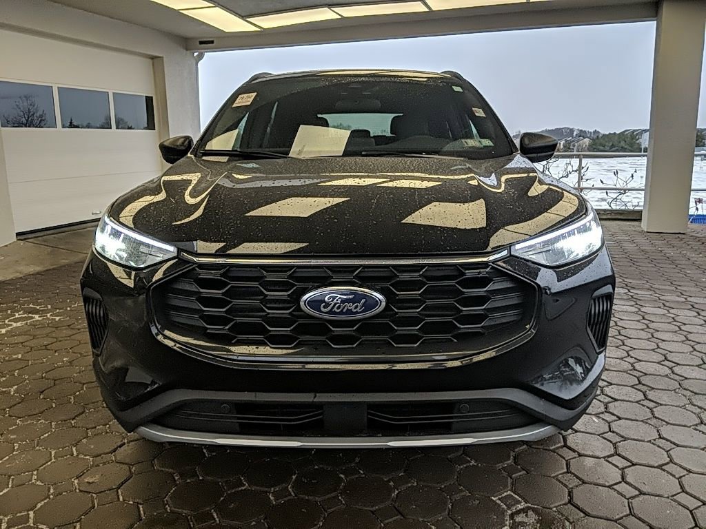 Certified 2025 Ford Escape ST-Line w/ Cold Weather Package image 2