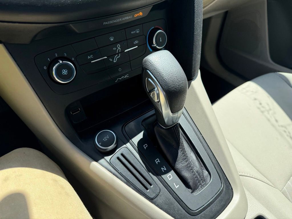 Certified 2017 Ford Focus SE FWD image 25