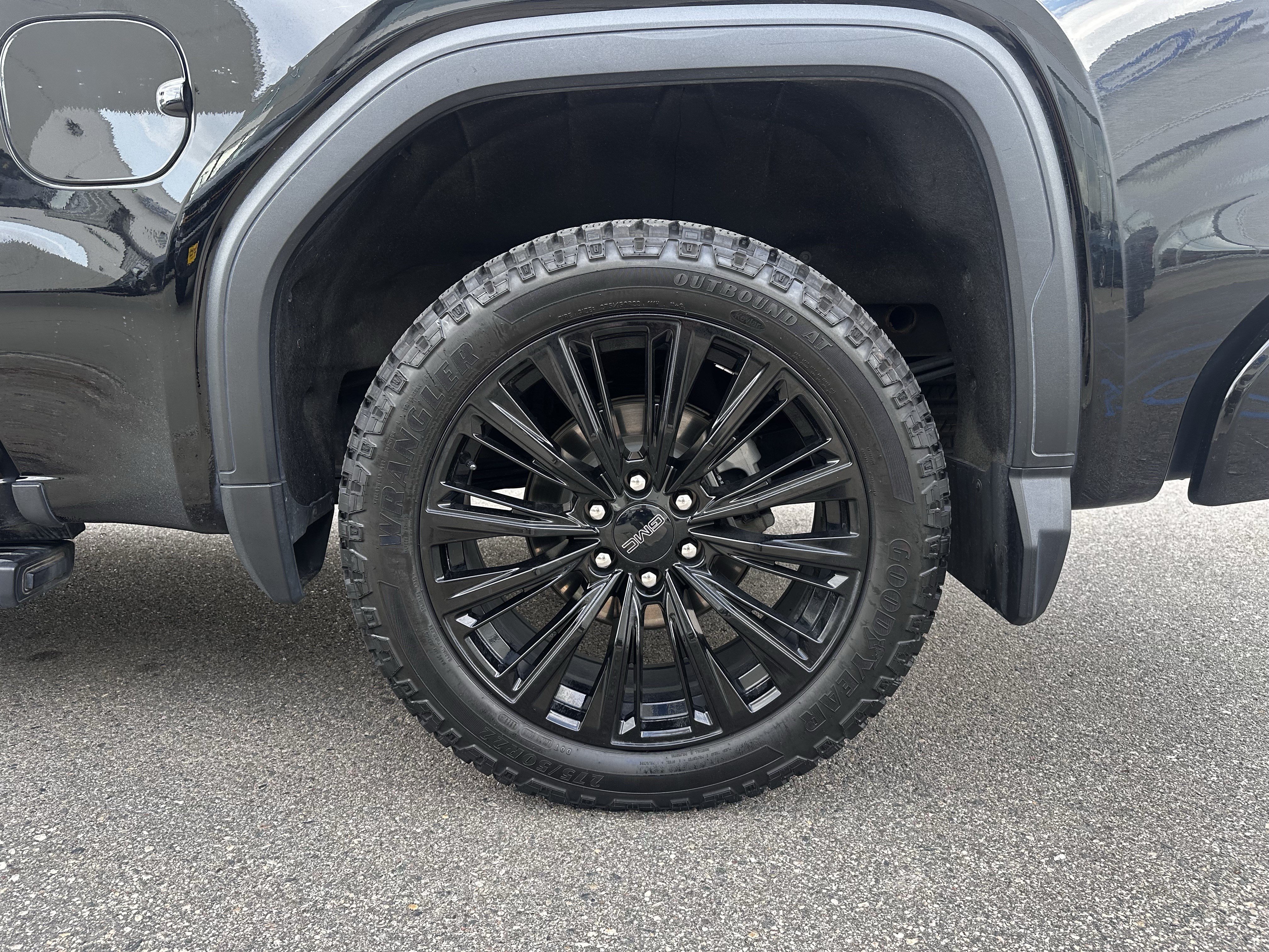Used 2023 GMC Sierra 1500 Denali Ultimate AWD/4WD image 9