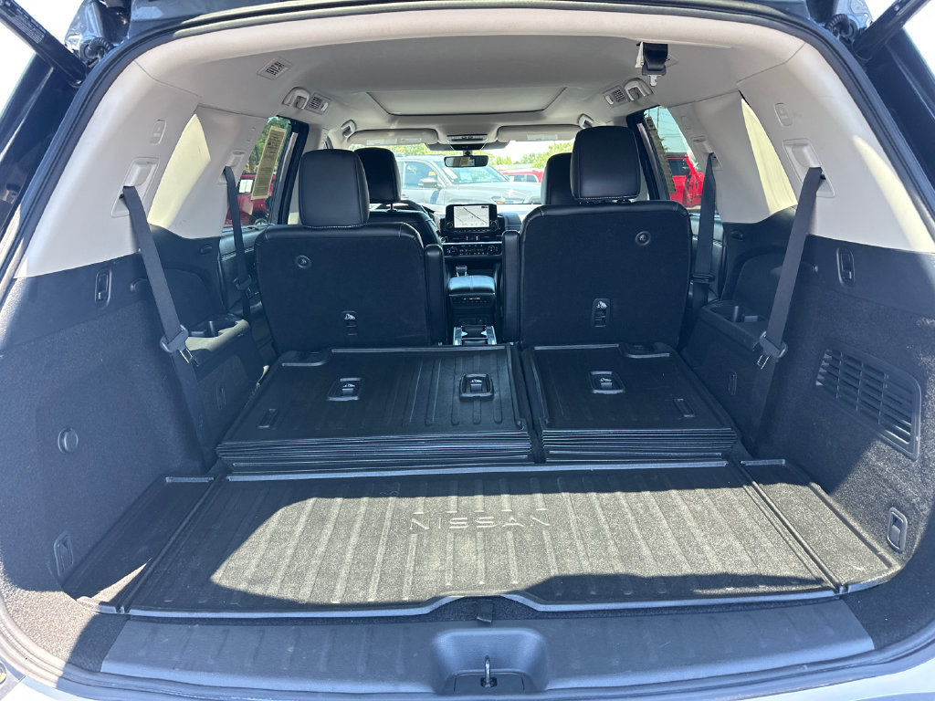 Used 2024 Nissan Pathfinder Platinum FWD image 18