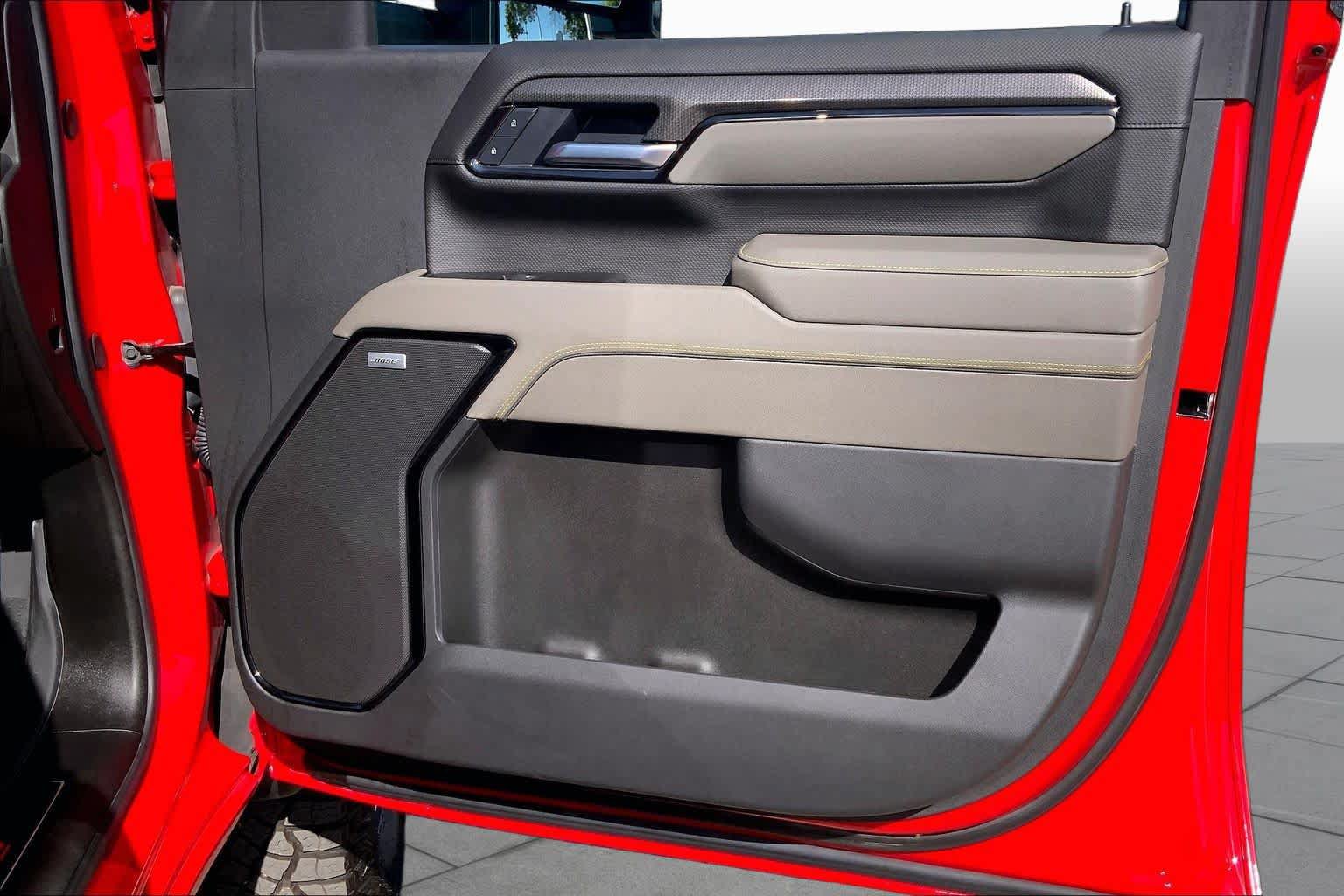 Used 2025 Chevrolet Silverado 2500 ZR2 w/ Technology Package AWD/4WD image 23