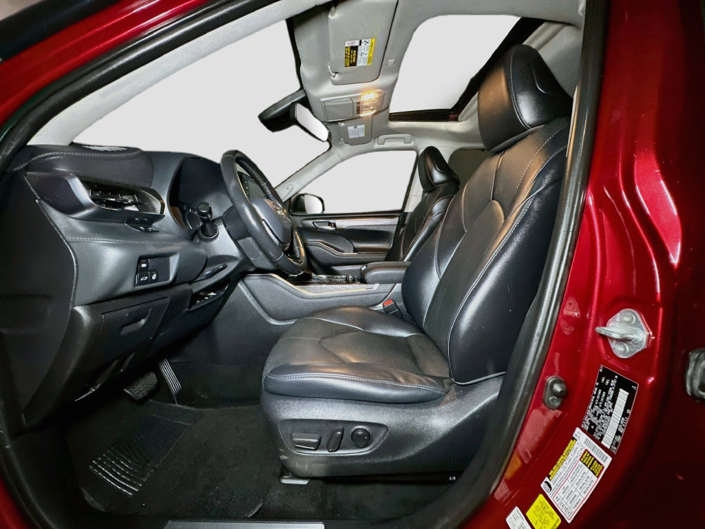 Used 2021 Toyota Highlander Limited AWD/4WD image 20
