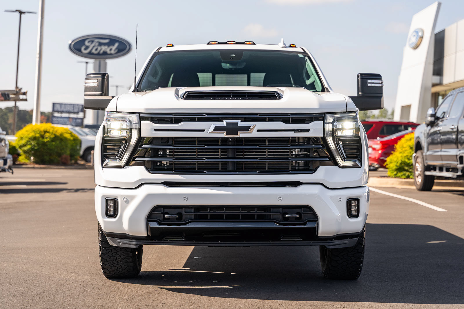 Used 2024 Chevrolet Silverado 2500 LTZ w/ LTZ Plus Package AWD/4WD image 2