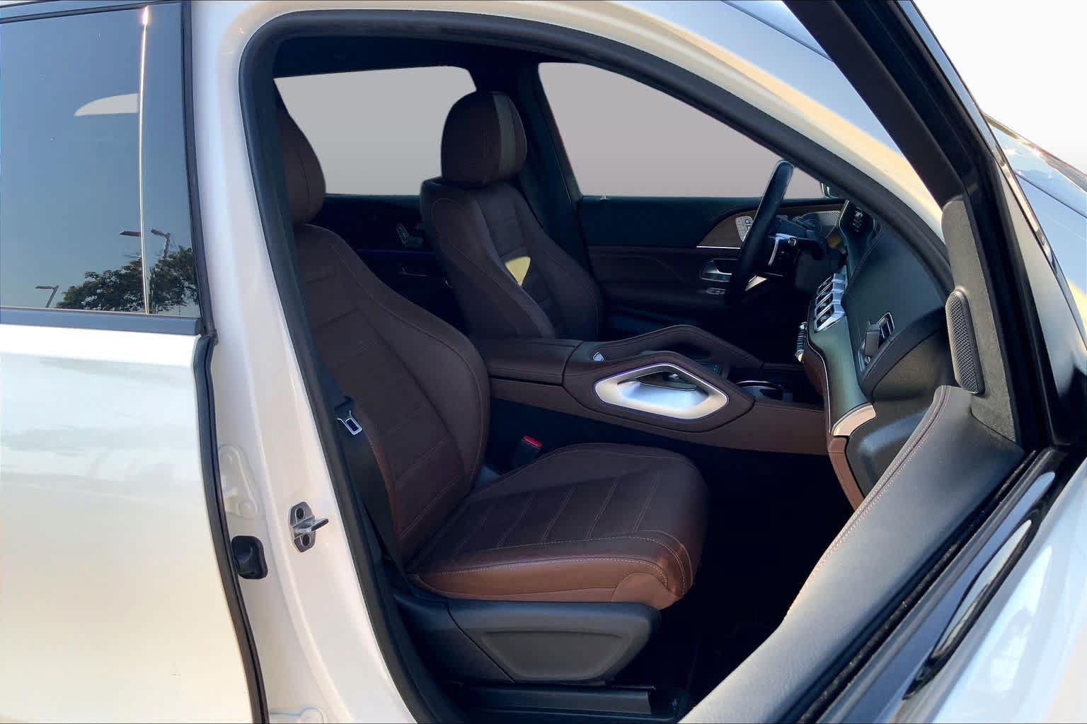 Used 2024 Mercedes-Benz GLS 450 4MATIC image 9