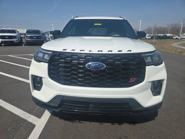 Certified 2025 Ford Explorer ST AWD/4WD image 3