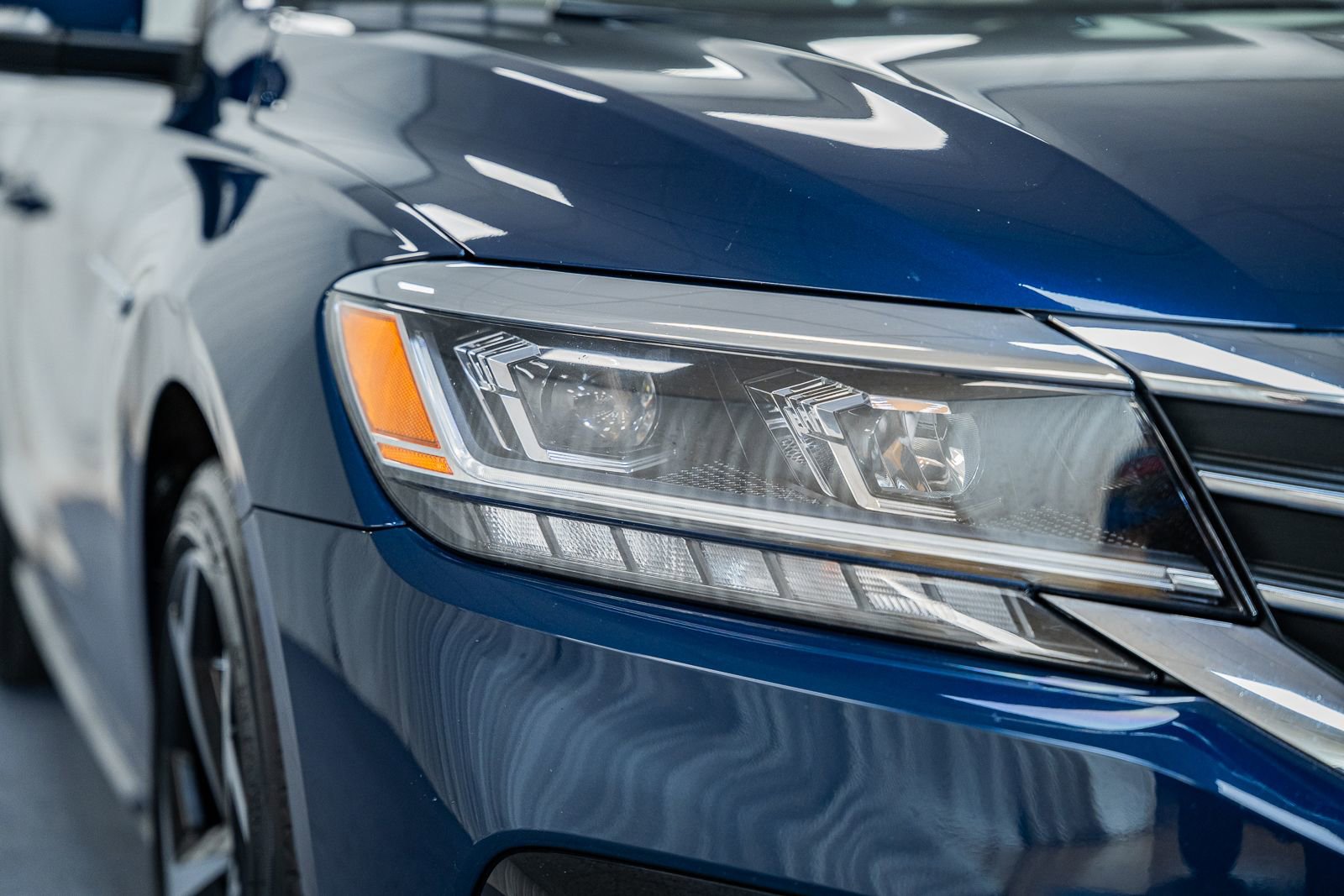 Used 2021 Volkswagen Passat 2.0T R-Line image 13