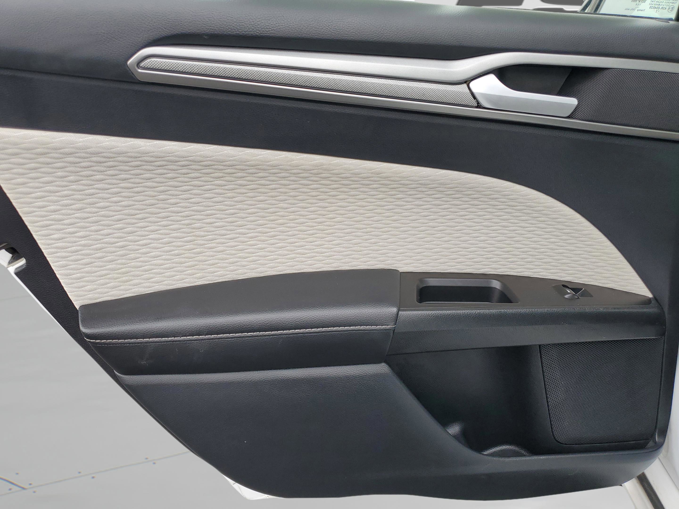 Certified 2019 Ford Fusion SE w/ Equipment Group 151A image 14