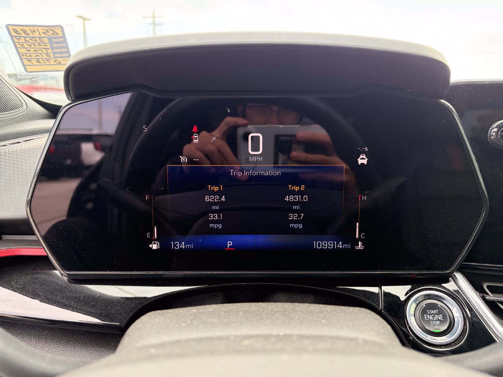 Used 2024 Chevrolet Trax RS w/ Sunroof Package FWD image 25