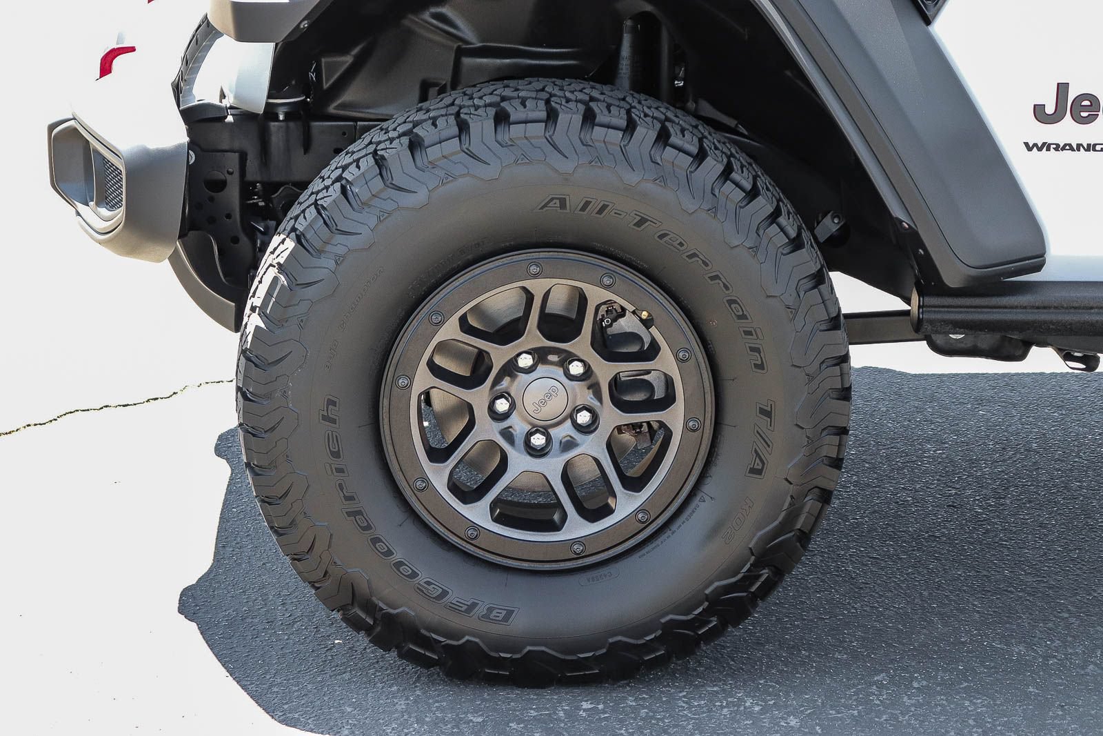 Used 2023 Jeep Wrangler Unlimited Rubicon w/ Xtreme 35 Tire Package AWD/4WD image 9
