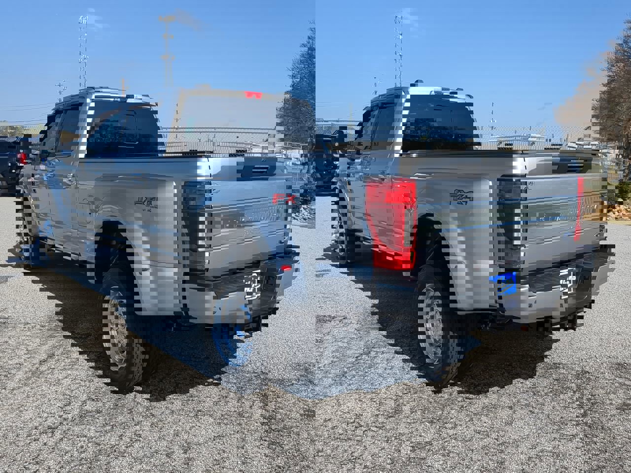 Certified 2021 Ford F450 Platinum w/ FX4 Off-Road Package image 2