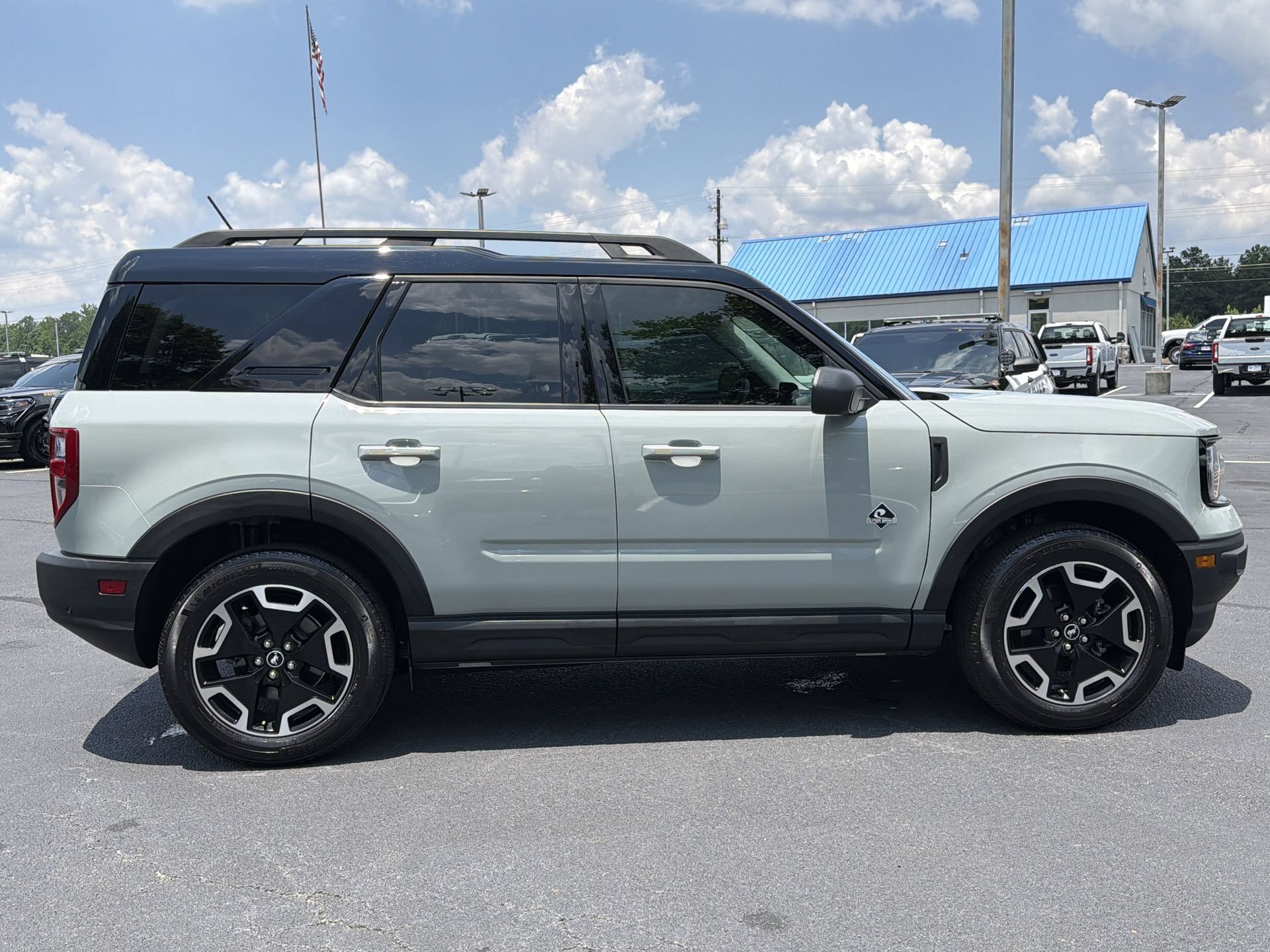 Certified 2024 Ford Bronco Sport Outer Banks w/ Tech Package AWD/4WD image 31