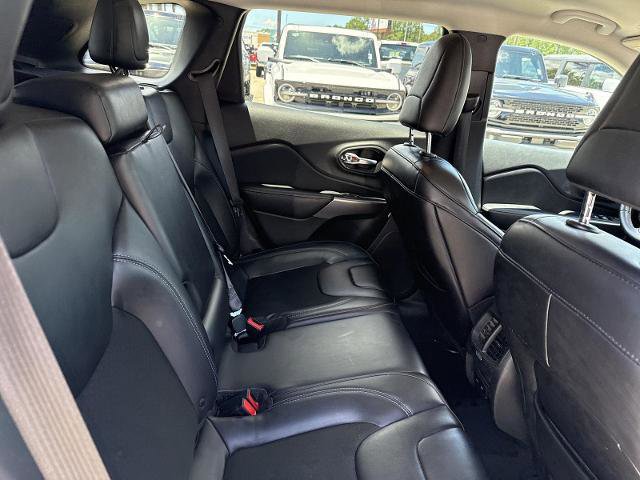 Used 2019 Jeep Cherokee Latitude Plus FWD image 20