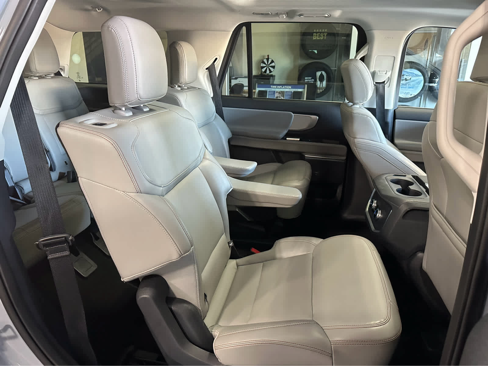 Certified 2025 Ford Expedition Active AWD/4WD image 42