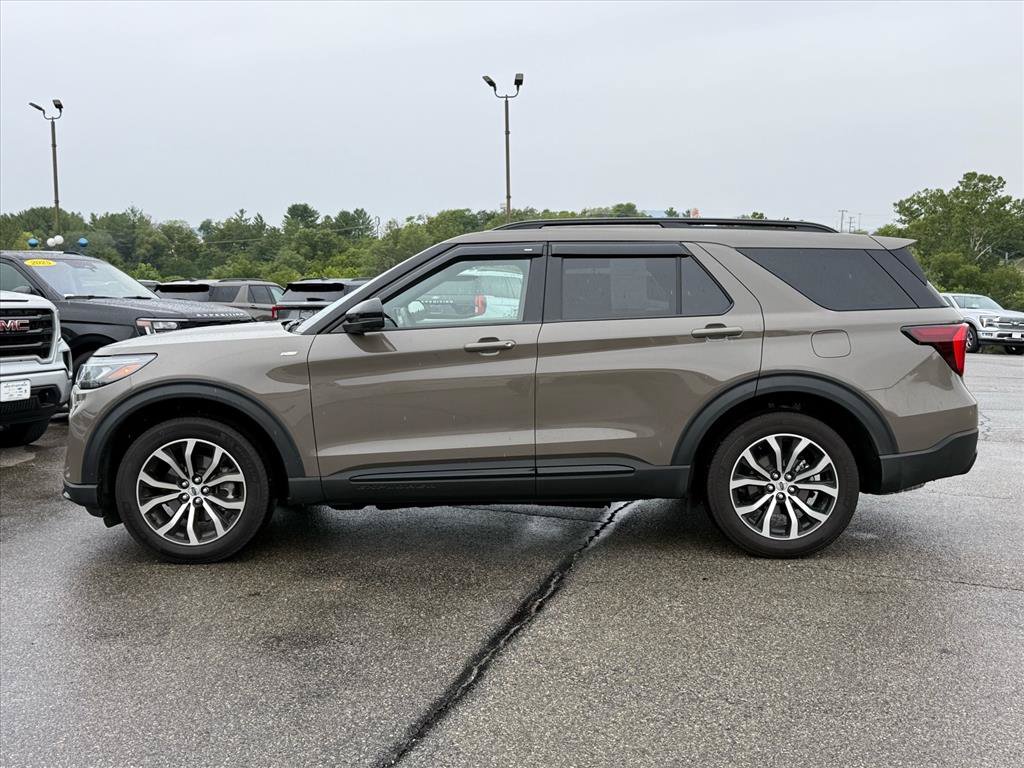 Certified 2026 Ford Explorer ST-Line AWD/4WD image 2