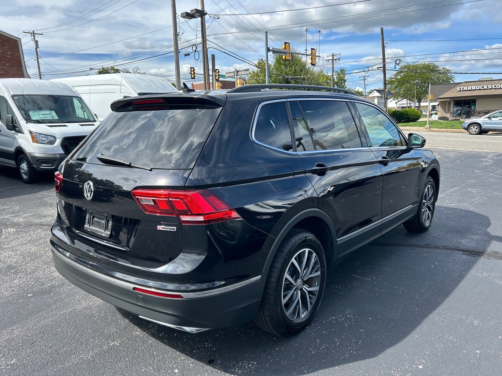Used 2020 Volkswagen Tiguan SE w/ Panoramic Sunroof Package AWD/4WD image 16