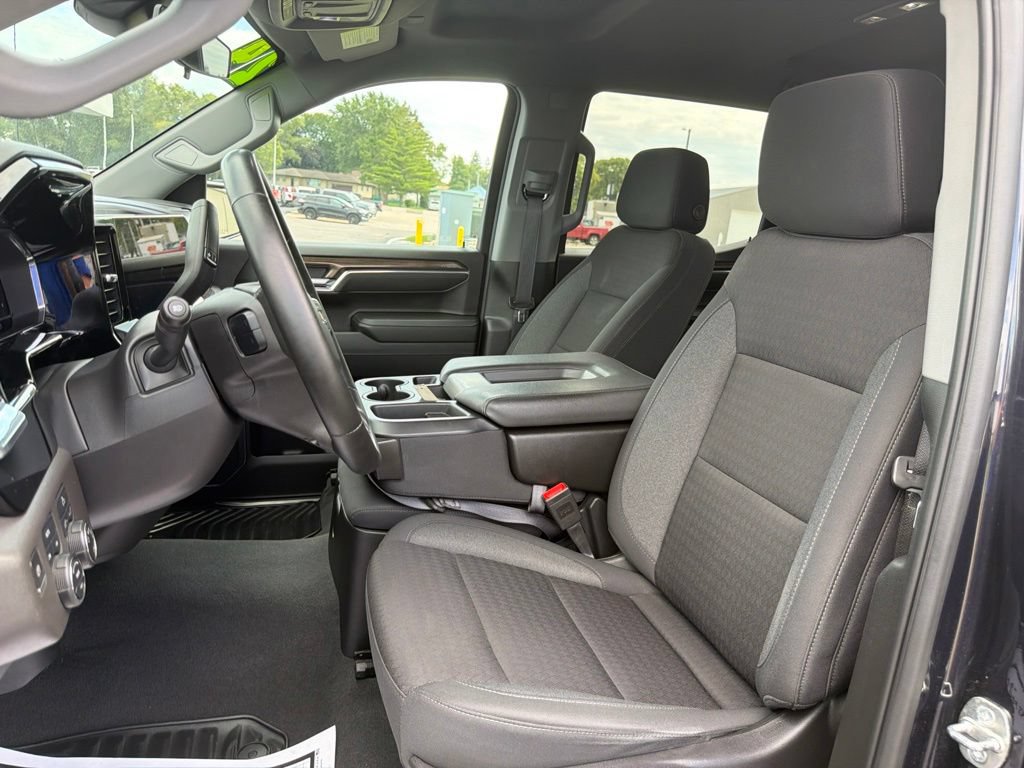 Used 2024 Chevrolet Silverado 1500 LT AWD/4WD image 12
