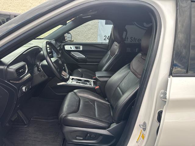 Certified 2022 Ford Explorer Platinum w/ Equipment Group 601A AWD/4WD image 8