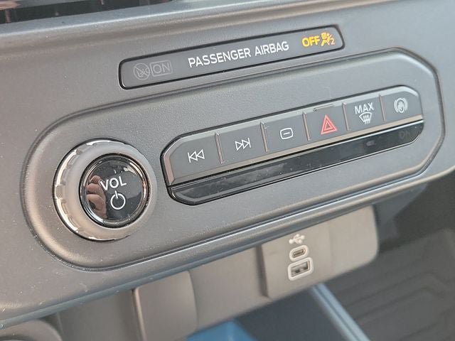 Certified 2025 Ford Maverick XLT w/ Equipment Group 302A AWD/4WD image 41